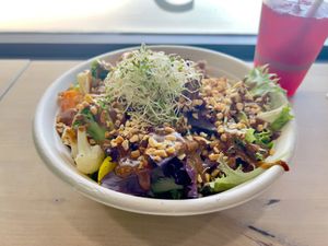 Buddha bowl & Hawaiian sunset drink  at Earth Aloha Eats in Kihei