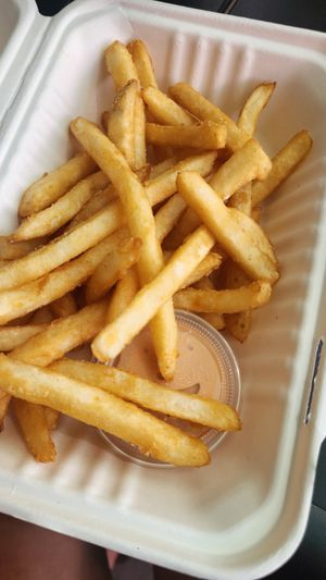 Fries with their sauce at Earth Aloha Eats in Kihei