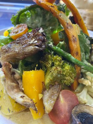 Friday Special Menu
Salad with roasted and fresh vegetables and hummus at Coraje Vegan in Medellin