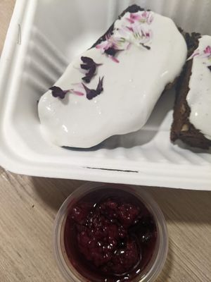 Chocolate Marble Cake (5.000 COP) - 4/5 at Coraje Vegan in Medellin