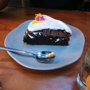 Torta de chocolate y frutos rojos at Coraje Vegan in Medellin