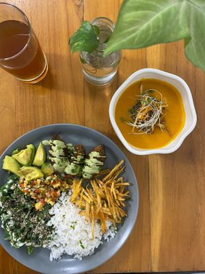 Daily Menu, a different menu everyday. it Includes main dish, drink a desert, somedays with cream or soup.

Tuesday to Friday
12:00am to 3pm at Coraje Vegan in Medellin