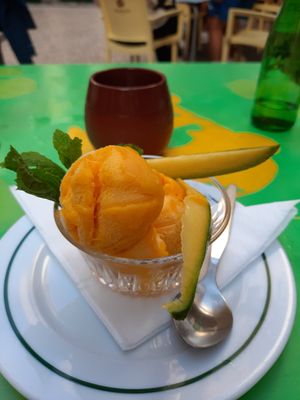Mangosorbet at MadCuba in Funchal