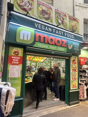 Outside   at Maoz - Xavier Privas in Paris