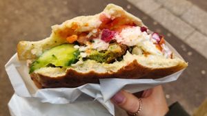 Falafel Pita, yumi! at Maoz - Xavier Privas in Paris
