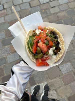 Falafel Royal with several toppings and sauces (self-service) for 9€. at Maoz - Xavier Privas in Paris