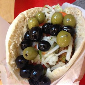 Falafel pita at Maoz - Xavier Privas in Paris