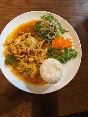 Chicken Stir Fry with Cashews at Hoang's Restaurant Vietnamese Cuisine in Hanoi