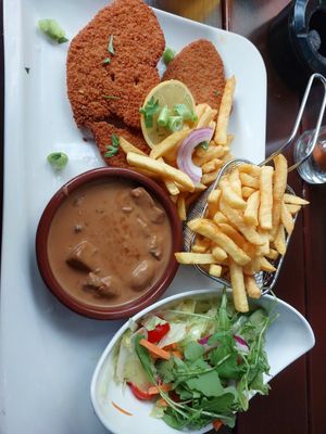 Vegan Jägerschnitzel at Brauhaus Tünnes und Schäl in Cologne