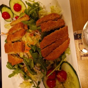 Salat mit filetstreifen at Brauhaus Tünnes und Schäl in Cologne