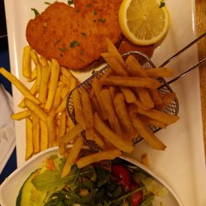 vegan schnitzel at Brauhaus Tünnes und Schäl in Cologne