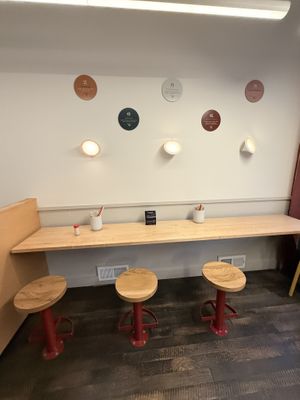 Counter seating   at Mamahuhu in Mill Valley