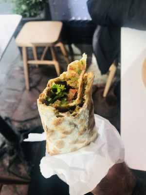 Vegan lahmacun  at Mumhane 32 in Istanbul
