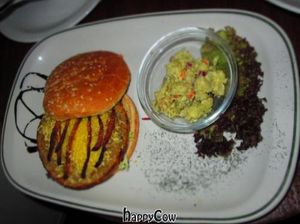 Main dish-- cheeseburger at Wind und Wetter in Berlin