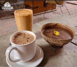 Bebidas prehispánicas 100% naturales y chiapanecas. 
Pozol, Tascalate y chocolate con cacao nibs.  at Vanggie in Queretaro