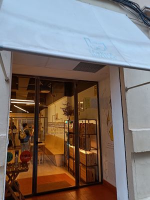 Front of store at La Fábrica de Huellas in Valencia