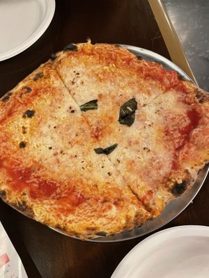 Pizza margherita with vegan cheese, light crust #Veganuary at Pummarola in Miami