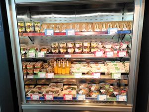 Fridge with vegan options at BCN - Deli&Cia - T1 in El Prat De Llobregat