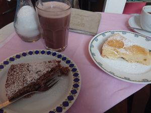 Coconut cake and lemon cake at Salon Regina in Nuremberg