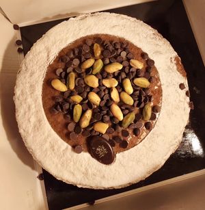 vegan chocolate pistachio cake made to order for a birthday #Veganuary at Ko Bo Food in Seregno