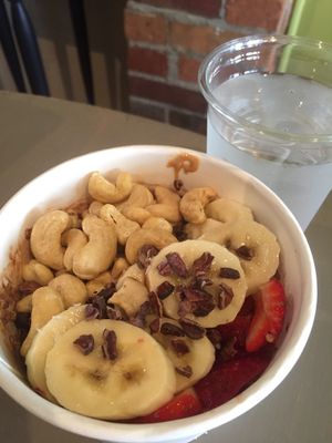 Cacao Bowl (vegan. quinoa base.) at Roots Organic Juice Cafe in Valparaiso