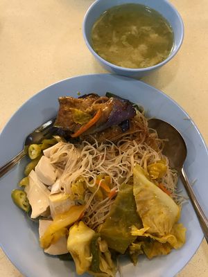 Simple Chinese vegetarian food with free soup  at Hokkien Vegetarian 福建素食坊 in West Singapore