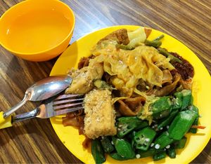 Simple Chinese vegetarian food  at Heavens Grace Vegetarian Point 天恩素坊 in West Singapore