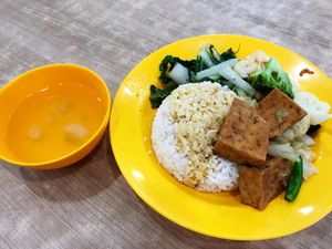 Simple vegetarian food  at Heavens Grace Vegetarian Point 天恩素坊 in West Singapore
