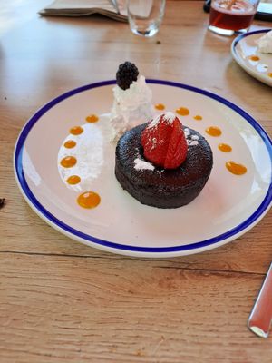 Chocolate Fudge with wipped cream at Gallo Santo in Barcelona