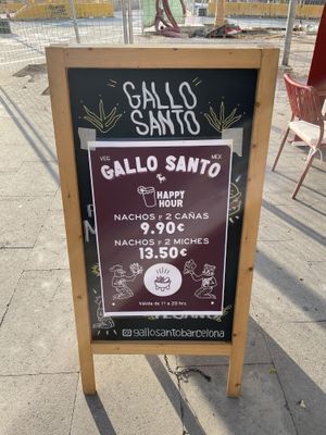 Happy hour  at Gallo Santo in Barcelona