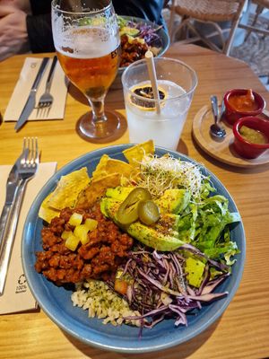 Burrito bowl at Gallo Santo in Barcelona