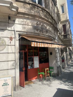 Outside at Gallo Santo in Barcelona