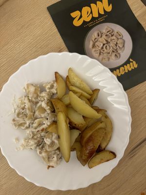 Takeaway pasta and potato   at ZEM Bistro in Bologna