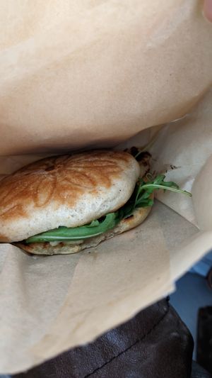 Tigella formaggio veg di patate e rucola at ZEM Bistro in Bologna