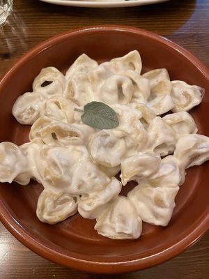 Tortellini ripieni di arrosto di ceci con panna   at ZEM Bistro in Bologna