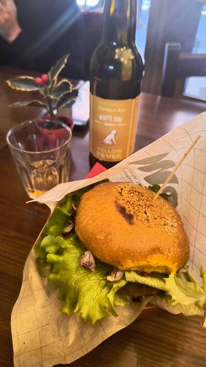 Hamburger al cavolo nero at ZEM Bistro in Bologna