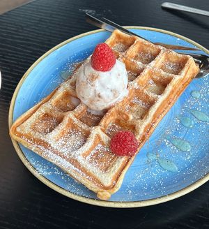 Waffel 🧇  #Veganuary at Life Deli in Frankfurt