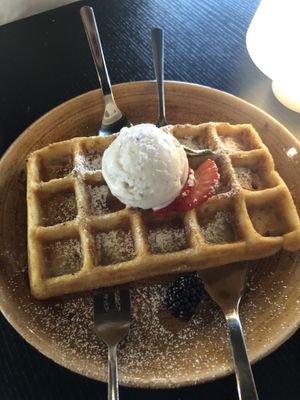 Waffle 🧇   at Life Deli in Frankfurt