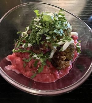 Rote Beete Risotto mit Falafel  at Life Deli in Frankfurt