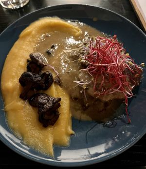 Süßkartoffelpüree, Roastbeef   at Life Deli in Frankfurt