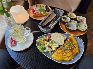  at Life Deli in Frankfurt