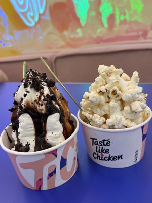 Oreo choco & popcorn caramel 😍  at Taste Like Chicken TLC in Amsterdam