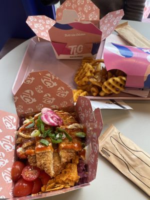Salad and mixed fries 🍟   at Taste Like Chicken TLC in Amsterdam