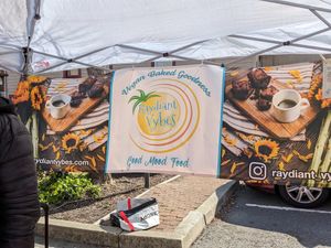 Market backdrop at Raydiant Vybes in Alameda