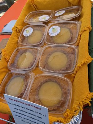 Luscious lemon tarts at Raydiant Vybes in Alameda