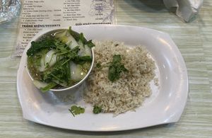 Sehr lecker! Traditionelle Küche und fabelhafte Bedienung.  at Phap Hoa in Ho Chi Minh City