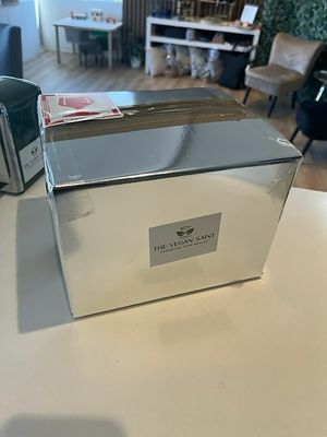 Our 3 day Detox Juice Box being ready to shipped! at The Vegan Saint Store in Gouderak