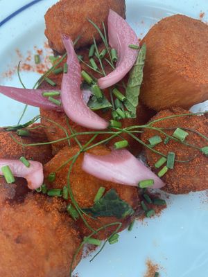 sweet potatoes   at Outra Espécie  in Porto