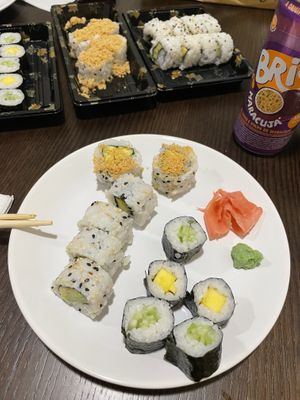 Avocado maki, avocado peanut maki, cucumber maki, mango maki  at Noodle King in Funchal