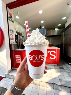 Malteadas Veganas: Extra cremosas, 100% veganas. Elige tu sabor favorito. 🥤Vainilla, Chocolate, Oreo: Vainilla y Oreos, Pay de Limón, Café. at Goy's Plant-Based Burgers - Napoles in Mexico City